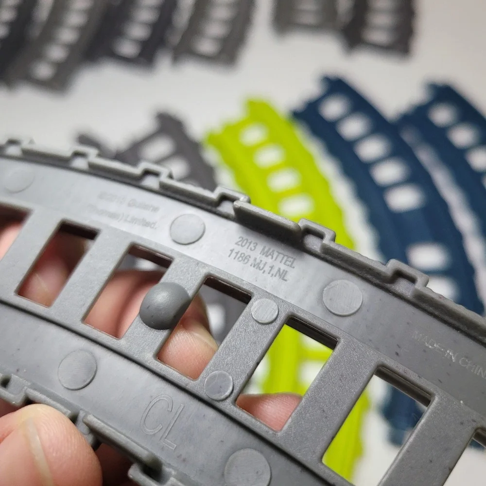 Thomas‎ Train Mixed Curve Replacement Track Pieces Gray Blue Neon